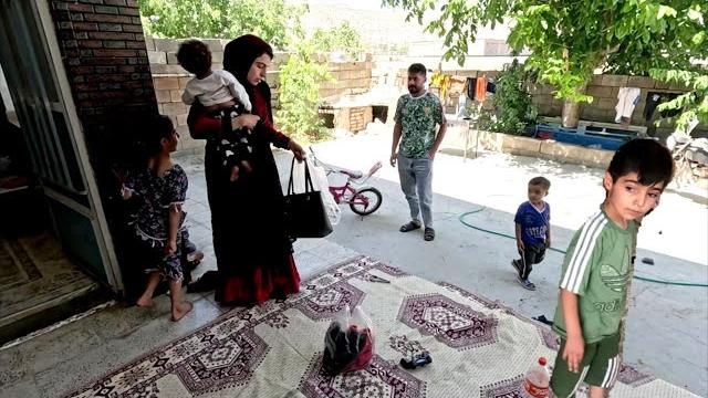 Почему Всевышний не позволяет Азаде и Сами пойти в дом Тайибы? Почему Всевышний не позволяет Азаде и Сами пойти в дом Тайибы?