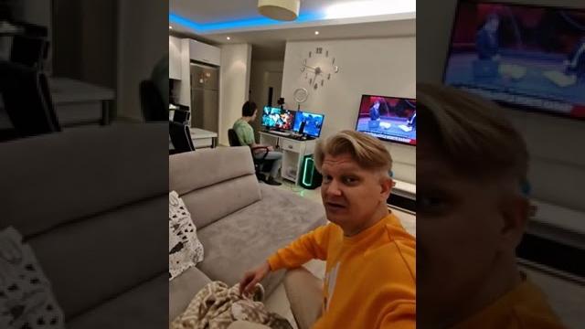 Как выгнать сына с компьютера #farbizzbat9 #farbizz Как выгнать сына с компьютера #farbizzbat9 #farbizz
