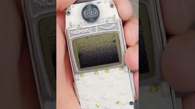 КАК РАЗБИТЬ NOKIA 3310 В 2023 ГОДУNokia VS Шредер #shorts КАК РАЗБИТЬ NOKIA 3310 В 2023 ГОДУNokia VS Шредер #shorts