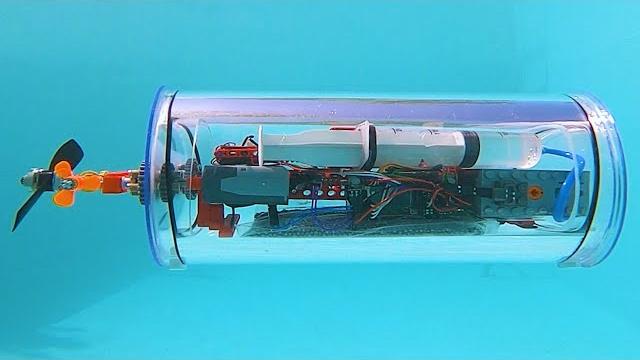 Building a Lego-powered Submarine 4.0 - automatic depth control Building a Lego-powered Submarine 4.0 - automatic depth control