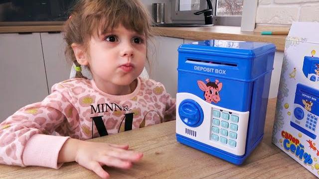 Ева покупает новые игрушки для детей. Toys sale in shop Ева покупает новые игрушки для детей. Toys sale in shop