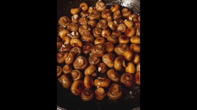 Жареные ШАМПИНЬОНЫ на сковороде! Жареные ШАМПИНЬОНЫ на сковороде!