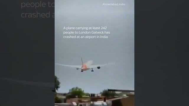 Video shows moment of crash and fireball Video shows moment of crash and fireball