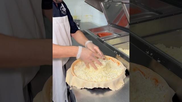REAL CHICAGO STUFFED PIZZA #pizza #cheese #foody REAL CHICAGO STUFFED PIZZA #pizza #cheese #foody