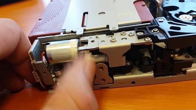 Ultrium stucked tape removal - LTO5 Ultrium stucked tape removal - LTO5