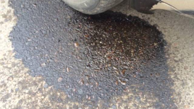Вытекает бензин из горловины бака Вытекает бензин из горловины бака