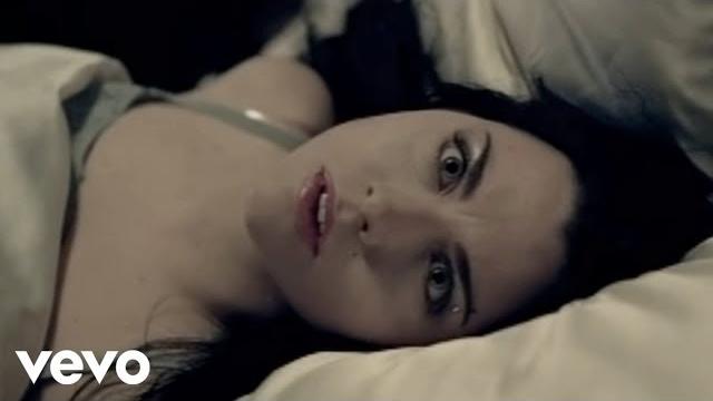Evanescence - Bring Me To Life (Official HD Music Video) Evanescence - Bring Me To Life (Official HD Music Video)