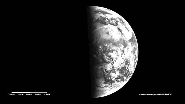 Смена времен года из космоса Смена времен года из космоса