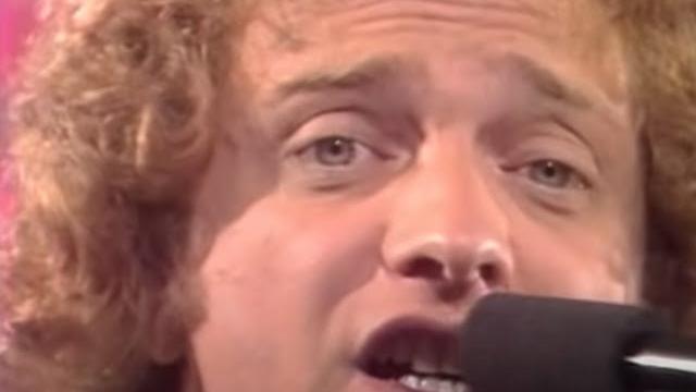 Foreigner - Urgent (Official Music Video) Foreigner - Urgent (Official Music Video)