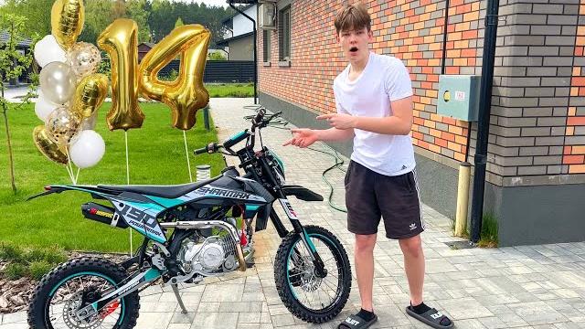 Арсению 14 ЛЕТ. Брос Шоу Арсению 14 ЛЕТ. Брос Шоу