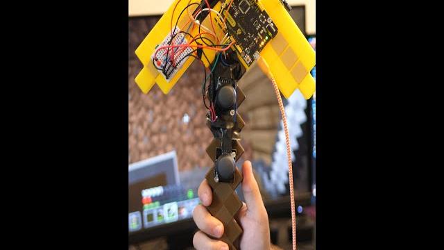 Built an AWESOME MINECRAFT Controller Built an AWESOME MINECRAFT Controller