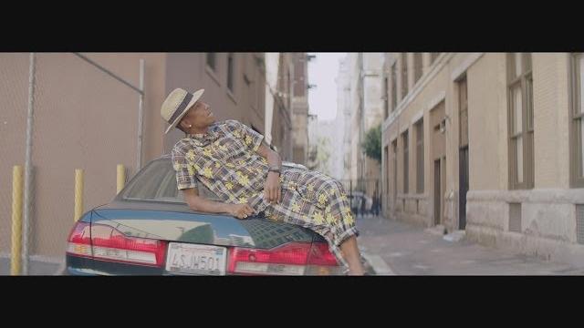 Pharrell Williams - Happy (Official Music Video) Pharrell Williams - Happy (Official Music Video)