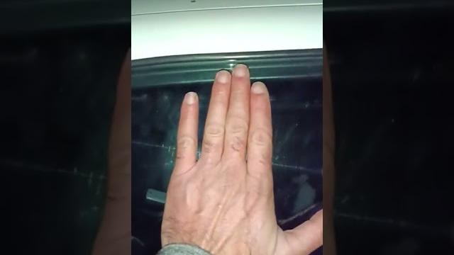 Открыть машину без ключей с помощью окна Открыть машину без ключей с помощью окна