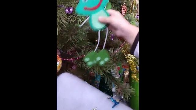 Лягушка танцует crazy frog Лягушка танцует crazy frog