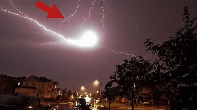 10 Шаровых Молний , Реально Снятых на Камеру ! 10 Шаровых Молний , Реально Снятых на Камеру !