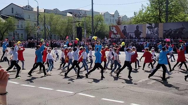 Танец. Сирена. Парад Оренбург 09.05.2019 Танец. Сирена. Парад Оренбург 09.05.2019