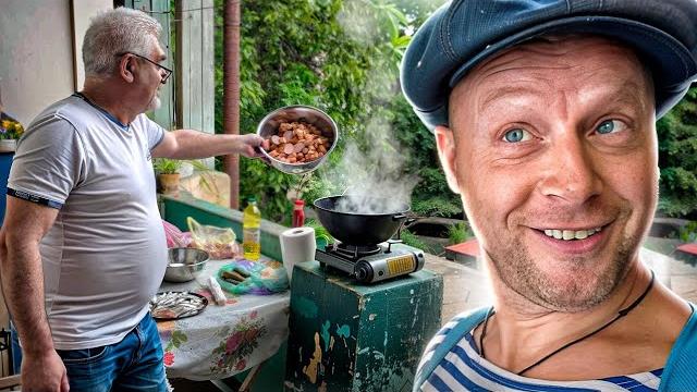 Одесский Цимес. Вкуснейший Рецепт Молодая Картошка и Соус с Сосисками. Так готовят только в Одессе Одесский Цимес. Вкуснейший Рецепт Молодая Картошка и Соус с Сосисками. Так готовят только в Одессе