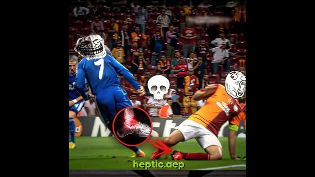 Ronaldo's Dribbling Broke His Ankle#ronaldo #footballedits #fyp #viral #shorts #cristiano #cr7 #4k Ronaldo's Dribbling Broke His Ankle#ronaldo #footballedits #fyp #viral #shorts #cristiano #cr7 #4k