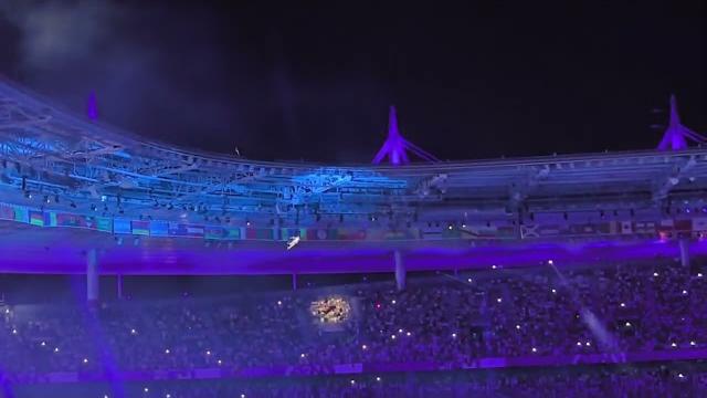 Трюк Тома Круза на закрытии Олимпиады 2024 Трюк Тома Круза на закрытии Олимпиады 2024