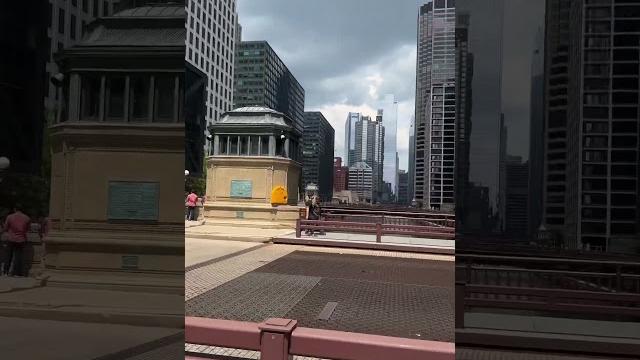 Красивый центр Чикаго около станции поезда! / Beautiful downtown Chicago near the train station! Красивый центр Чикаго около станции поезда! / Beautiful downtown Chicago near the train station!