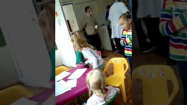 Мать в поликлинике ударила ребенка.(((( Мать в поликлинике ударила ребенка.((((