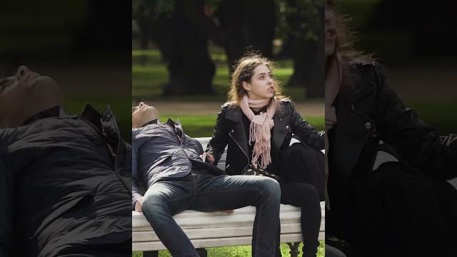 Сломал шею пранк / приколы над людьми #shorts #пранки Сломал шею пранк / приколы над людьми #shorts #пранки