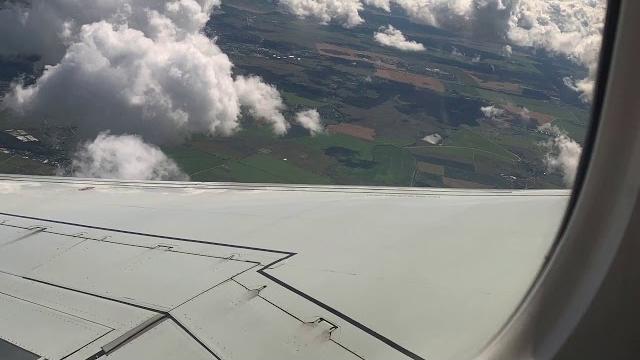 Вид из окна самолета Вид из окна самолета