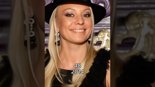 Кто не мечтал в 90-х о таких серых глазах? Кто не мечтал в 90-х о таких серых глазах?