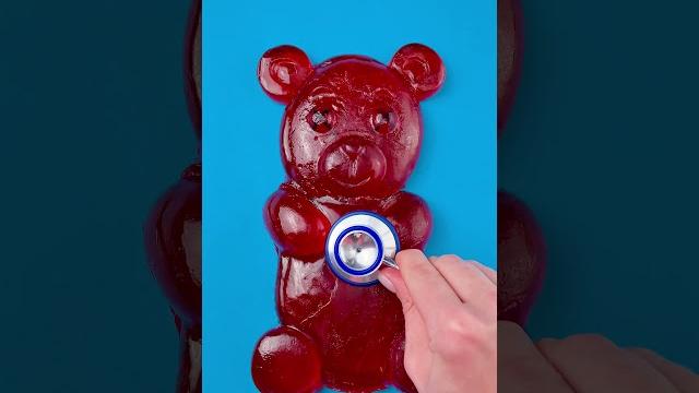 Emergency! First Aid for a Pregnant Giant Gummy Bear! Emergency! First Aid for a Pregnant Giant Gummy Bear!