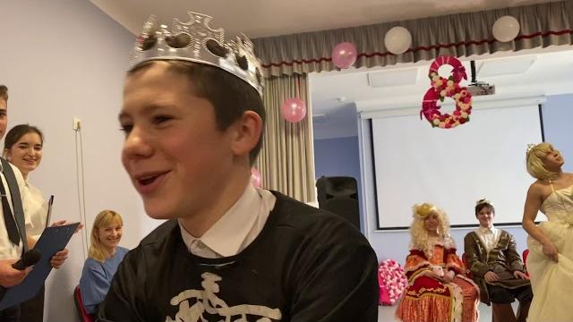 Самая смешная сценка на 8 марта Самая смешная сценка на 8 марта