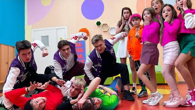 КАМПУС - КАМИЛЬ БЕСИТСЯ! АМИНА ПОКАЗАЛА ТЕННИСИСТКАМ КТО РУЛИТ В КАМПУСЕ! НОВЕНЬКИЕ БЕЙСБОЛИСТЫ КАМПУС - КАМИЛЬ БЕСИТСЯ! АМИНА ПОКАЗАЛА ТЕННИСИСТКАМ КТО РУЛИТ В КАМПУСЕ! НОВЕНЬКИЕ БЕЙСБОЛИСТЫ