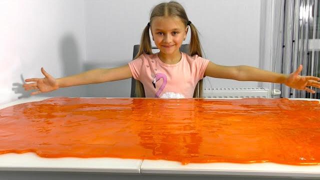 3 ЛИТРА ЛИЗУНА на весь стол - Видео для детей 3 ЛИТРА ЛИЗУНА на весь стол - Видео для детей