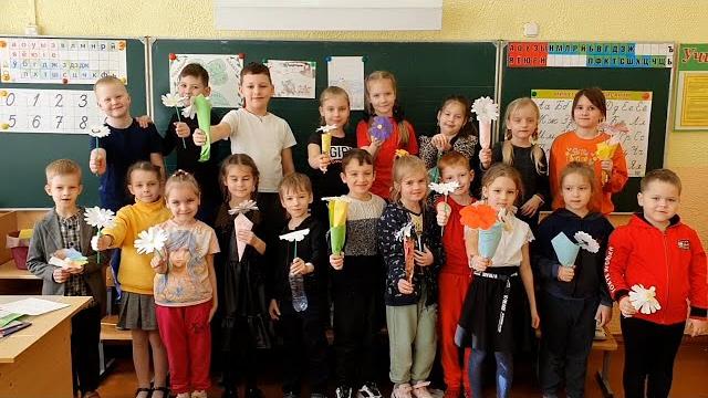 Праздник "8 Марта" в школе. Праздник "8 Марта" в школе.