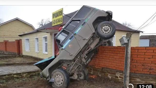 Ржачные приколы на тракторах 2021. Ржачные приколы на тракторах 2021.