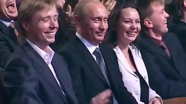 Документ эпохи. Зеленский шутит перед путиным в КВН. Документ эпохи. Зеленский шутит перед путиным в КВН.