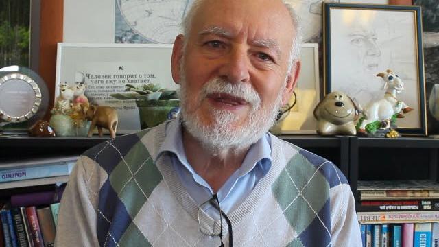 Со сплетниками не стоит общаться! Сплетник сам себя калечит. Гордитесь тем, что о вас сплетничают Со сплетниками не стоит общаться! Сплетник сам себя калечит. Гордитесь тем, что о вас сплетничают