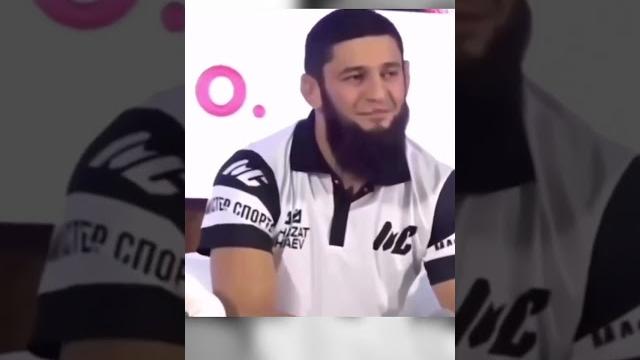 Хамзат Чимаев растрогался Хамзат Чимаев растрогался