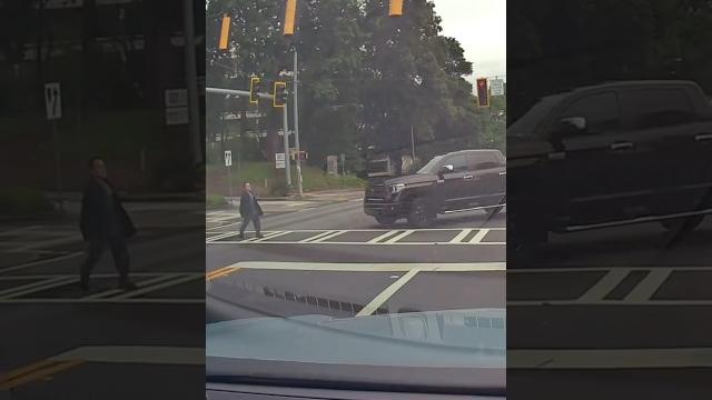Traffic Lights Can Be Confusing pt.10 Traffic Lights Can Be Confusing pt.10