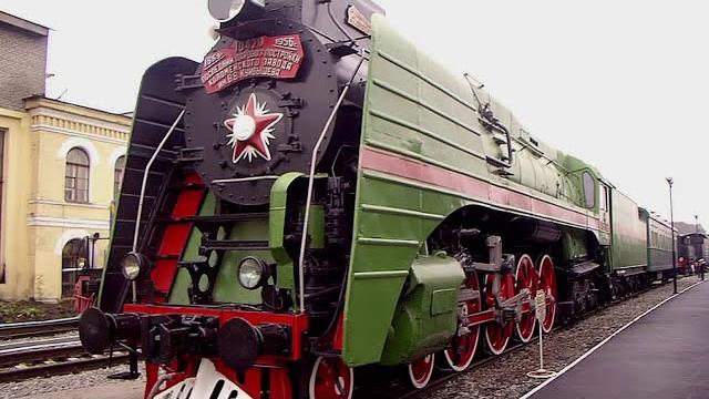 "Дороги, которые мы выбираем" - видео-презентация к Дню работника железнодорожного транспорта "Дороги, которые мы выбираем" - видео-презентация к Дню работника железнодорожного транспорта