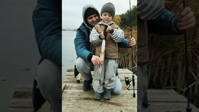 шок! пятилетний ребенок ловит щуку! шок! пятилетний ребенок ловит щуку!