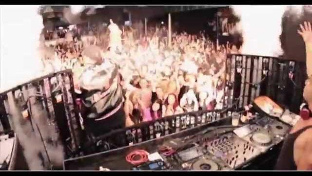 Timmy Trumpet & Savage - Freaks (Official Video) Timmy Trumpet & Savage - Freaks (Official Video)