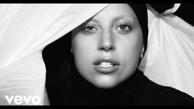 Lady Gaga - Applause Lady Gaga - Applause