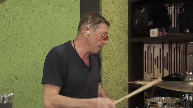 Григорий Лепс дает мастер-класс своему барабанщику Григорий Лепс дает мастер-класс своему барабанщику