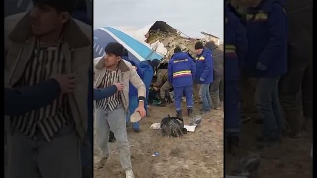 Пассажиры рейса Баку-Грозный после крушения самолета Пассажиры рейса Баку-Грозный после крушения самолета