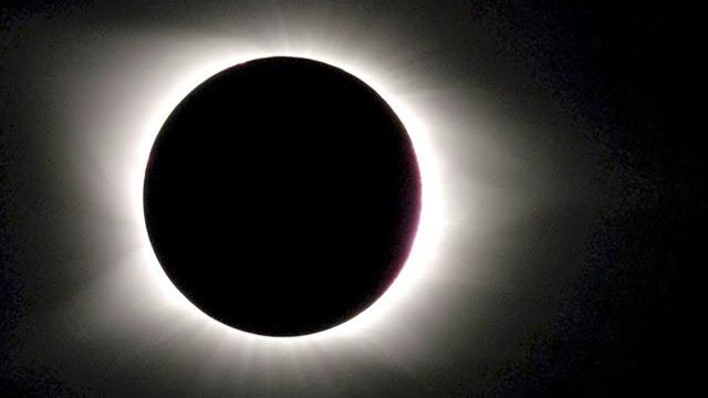 What it’s like to watch a Total Solar Eclipse What it’s like to watch a Total Solar Eclipse