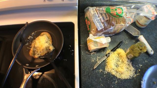 Grilled Cheese - You Suck at Cooking (episode 4) Grilled Cheese - You Suck at Cooking (episode 4)