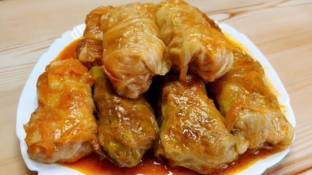 Голубцы по очень вкусному рецепту! Очень вкусные, нежные и сочные! Съедаются очень быстро! Голубцы по очень вкусному рецепту! Очень вкусные, нежные и сочные! Съедаются очень быстро!