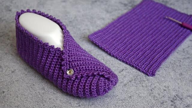 Slippers crochet from a rectangle. Crochet for Beginners Slippers crochet from a rectangle. Crochet for Beginners