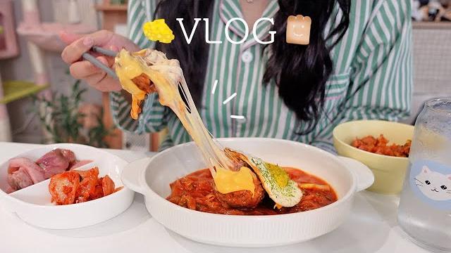 SUB) 홈카페존 꾸미고 라떼아트 도전 클라이밍 케이크와 대창나베, 알찬 자취 일상 | 올리브식빵, 어묵김밥, 김치말이국수, 초코찰떡, 함박스테이크, 고추장아찌, 우렁강된장 SUB) 홈카페존 꾸미고 라떼아트 도전 클라이밍 케이크와 대창나베, 알찬 자취 일상 | 올리브식빵, 어묵김밥, 김치말이국수, 초코찰떡, 함박스테이크, 고추장아찌, 우렁강된장