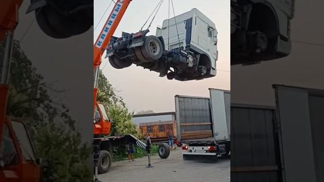 Автокран 16 тонн за работой Автокран 16 тонн за работой